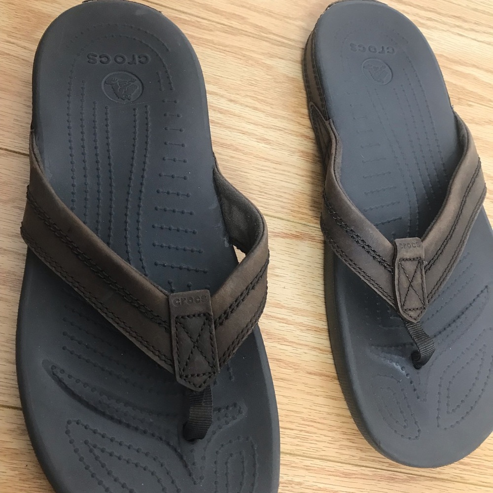 Crocs Men's Men’s Leather Yukon Flip Flops Slip on Sandals Sz 11